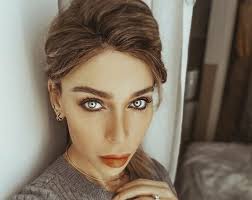 Born with the name of giuseppe, she grew up in pomigliano d'arco, in the neapolitan hinterland. Avete Mai Visto Il Fidanzato Di Vittoria Schisano Lui Non Sapeva Niente