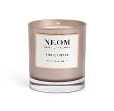20 Beautiful Candles That Will Make Your House Smell Like Christmas