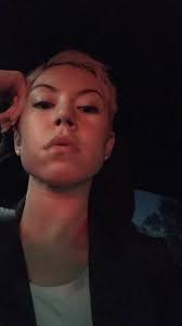 Victoria Kroell (@VictoriaKroell)