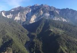 Gempa bumi juga bisa disebabkan oleh aktifitas gunung berapi aktif, dan indonesia merupakan negara yang tergolong sebagai negara yang rawan gempa bumi karena lokasinya yang berada di cincin api dunia, dan mempunyai gunung berapi aktif serta barisan pegunungan baik di darat ataupun. Gempa Bumi Lemah Landa Ranau Dirasai Di Kawasan Gunung Kinabalu Borneo Today