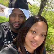 Which hotels in Jamaica have swim-up pools in the hotel rooms?