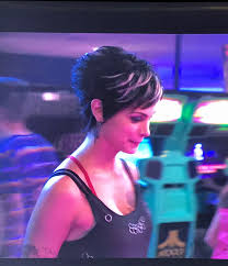 Morena Baccarin Short Hair In Deadpool Morena Baccarin Morena Baccarin Deadpool Short Hair Styles