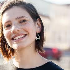 Elena Shields's Instagram, Twitter & Facebook