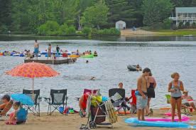 Summer Scene At Danforth Bay S Brookside Beach On Ossipee Lake In The White Mountains Of New Hampshire Premiere Camping In Ossipee Lake Summer Scenes Ossipee