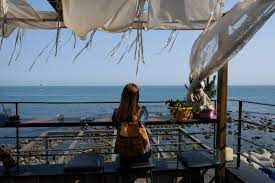 Cafe Rooftop Cafe By The Beach How To Go And What To Expect Rooftop Decor Rooftop Beach House Design