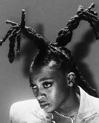 Sophie Moses's Instagram, Twitter & Facebook