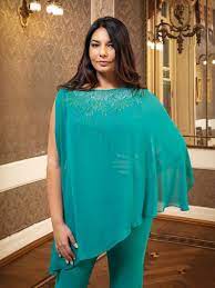 Modelli e colorazioni pensate appositamente per vestire perfettamente le fisicità curvy e valorizzare al meglio le tue forme. Abiti Da Cerimonia Curvy Eleganti Musani Couture
