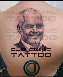 Çmenduria e mandatit të tretë/ Tatuazh fytyrën e Ramës në trup (FOTO)