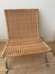 Dennes svigersøn leo jacobsen, der flyttede forretningen til torvet, lagde navn til det navn der i folkemunde var synonym med møbelhandel i horsens. Lot Art Poul Kjaerholm Fritz Hansen Chair Lounge Chair 1 Pk22