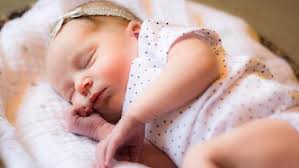 Ibu perlu referensi yang cukup dari awalan huruf a hingga z untuk mendapatkan inspirasi nama bayi dengan makna yang sesuai dengan doa dan harapan anda. Menarik 100 Nama Bayi Perempuan Berawalan L Beragam Makna