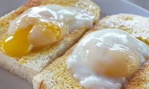 Dulu, semasa saya bekerja di sebuah kedai makan di ipoh, sarapan inilah yang menjadi menu utama kepada para pelanggan. Pakar Dedah Telur Separuh Masak Pembawa Kuman