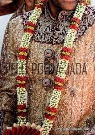 Here you may find decisions for your celebrations, flower bouquets, arrangements and centerpieces, even bulk wedding flowers to buy online. Order Indian Wedding Fresh Flower Garlands Online Ordering Wedding Flowers Online Flower Garland Wedding Affordable Wedding Bands