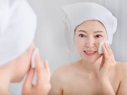 顔全体への使い方 ハイドロキノン 肝斑 ニキビ跡