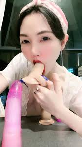 水母娘娘- 红唇大奶美女 表演极致诱惑