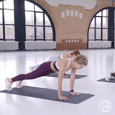 Dieses home workout für den kompletten körper verbrennt in 12 minuten das maximale an fett! Bodyweight Training Die 10 Besten Ubungen Fur Maximale Fettverbrennung Gymondo Magazin