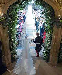 The Duke And Duchess Of Sussex Leaving St George S Chapel Royal Wedding Harry Royal Wedding Prince Harry Harry Wedding
