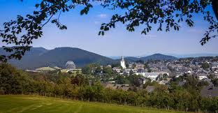 The 3 restaurants serve a wide range of meals, and a breakfast buffet is available. Bergfex Winterberg Urlaub Winterberg Reisen Winterberg