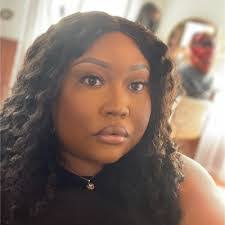 Jeanette Gill's Instagram, Twitter & Facebook