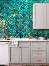 For those who want bold color choices like stark whites or deep burgundies, glass backsplash tile provides a solution not otherwise available from natural stone or metal backsplash tiles. Glass Tile Backsplash Ideas Pictures Tips From Hgtv Hgtv