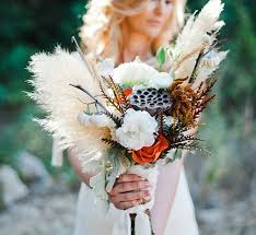 Tout comme le maquillage de mariage, le bouquet se doit d'être assorti à la robe de mariée. Bouquet Mariee 70 Idees De Fleurs Pour Mariage En Automne