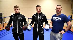 L'italien, boxeur au style classique, invaincu jusqu'alors en 21 combats, dont 11 gagnés par ko et réputé pour la puissance de ses crochets, commença ensuite à toucher plus nettement vitu dans la 4e reprise. Un Thierachien Du Club De La Capelle Champion De France De Savate Boxe Francaise