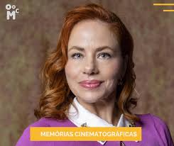 Feliz aniversário para a atriz Karine Telles, que completa hoje 47 anos de  idade.