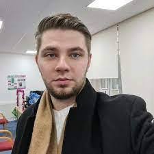 Aaron Leupold's Instagram, Twitter & Facebook