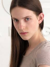 Grace Booth's Instagram, Twitter & Facebook