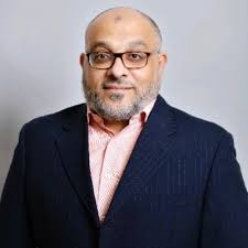 From Domain Expert to Facilitator of Experts: The Shift in Leadership