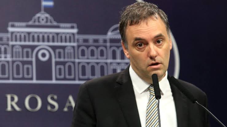 Milei removió a Manuel Adorni del cargo de vocero presidencial