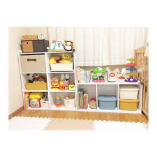 収納アイテムで大活躍するものといえば カラーボックスですよね アイディア次第で色々な収納もできるカラーボックスですが 収納初心者だとどう使っていいか悩む人もいるのではないでしょうか ちょっとした工夫やアイディアで カラーボックスをよりうまく活用できる