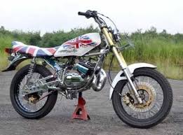 Kami rasa sobat modifikasi sudah tidak asing lagi dengan sepeda motor roda dua keluaran dari pabrikan garpu tala yaitu yamaha rx king. Modifikasi Rx King Road Race Drag Simple Lengkap Gambar