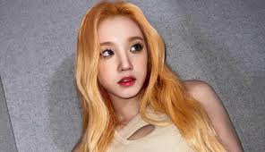 娱8嘴】宋雨琦缺席签售活动！因身体不适送医，诊疗后状况稳定-3万粉丝2万作品_娱乐视频-免费在线观看-爱奇艺