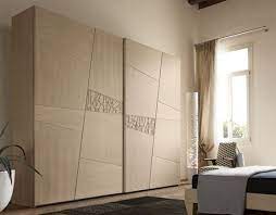 Modo 10 | una collezione di mobili contemporanea caratterizzata da motivi decorativi a bassorielivi. Materiali Nuovi E Di Tendenza Come Il Velluto Opaco Il Legno Design Della Camera Da Letto Camere Da Letto Di Lusso Progettazione Camera Da Letto Matrimoniale