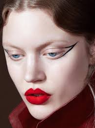 Le Rouge Et Le Noir Elsa Brisinger By Greg Swales For Vogue Brazil July 2017 Beauty Editor Victoria Marchesi M Vogue Makeup Editorial Makeup Graphic Makeup