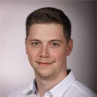 100+ perfiles de «Euteneuer»