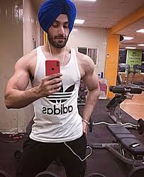 Shehzad Deol Height, Age, Girlfriend, Family, Biography & More »  StarsUnfolded