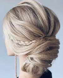 Mother Of The Bride Hairstyles 63 Elegant Ideas 2021 Guide Mother Of The Bride Hair Bride Hairstyles Wedding Hairstyles For Medium Hair