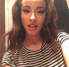 Femme discrète douce et très sensuelle immédiatement disponible contacte  moi par WhatsApp: +33755393400.