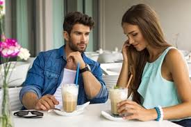 Voir plus d'idées sur le thème homme amoureux quand un homme veut revoir une femme, il en montre les signes. Est Il Amoureux De Moi Les Signes Qui Ne Trompent Pas