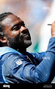 Sport football signing autographs hi-res stock photography and images