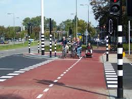 Asi 6 milionů jich obývá pás měst zvaný randstad, který se táhne od dordrechtu na jihu přes rotterdam, den haag, leiden, haarlem, amsterodam, hilversum k utrechtu. Nizozemsko Archives Mestem Na Kole