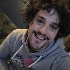 Competition time number 3 ✨️ Let's do this! I've got the lucky winner from  this month's free reading giveaway booked in. I've offered her niece who is  kindly bringing her a free