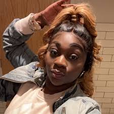 What was significant about Season 1, Episode 1 of Living Single?