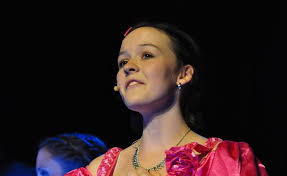 Darsteller stellen Zeit auf den Kopf