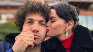 Can Lea Michele Read? The 'Glee' Alum Debunks Long Standing Theory By  Reading