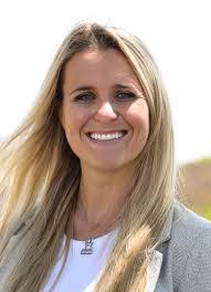 Holly Halloran's Instagram, Twitter & Facebook