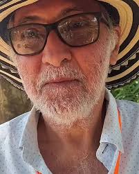 La hora del Raspao en una calle vestida en el marco del Festival Folclórico  de la Algarroba. Personajes que hacen parte de nuestra cultura. Abrazos a  Pajarito como le digo,que con su