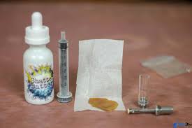 Like getting arrested, eating a hot dog, or talking about your feelings— you can make dabs the easy way, or one of the many much harder ways. Vaping Concentrates Diy Dab Cartridges With Shatter Batter Vf Blog