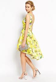 Für einen besonders festlichen und traditionellen auftritt bieten sich bodenlange abendkleider einen ähnlichen look kreieren sie, indem sie zu einer schlichten hose und einem gehrock oder eleganten longblazer für die hochzeit greifen. Gelbes Kleid Fur Hochzeit 96c061